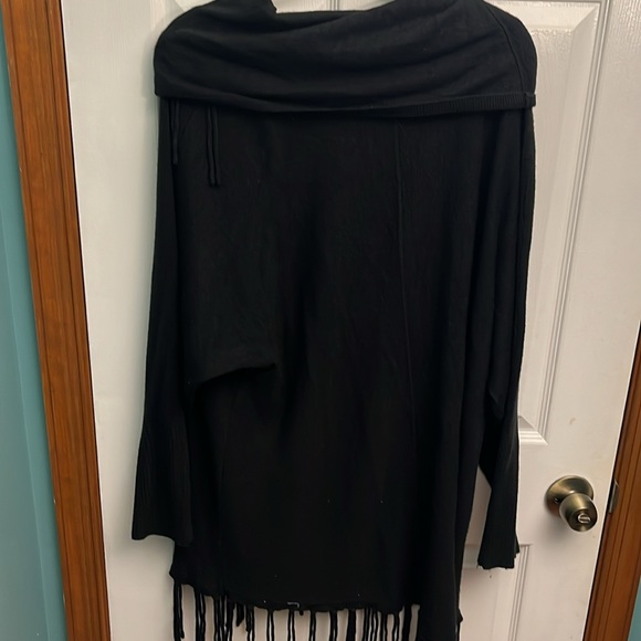 Birch NY Size 2X Cowl Neck & Fringe Sweater - Picture 6 of 6
